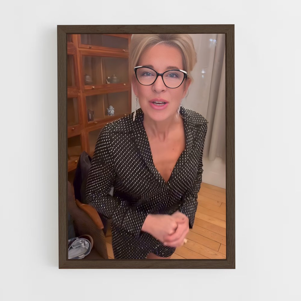 ap-katie hopkins-10 cadre Bois foncé