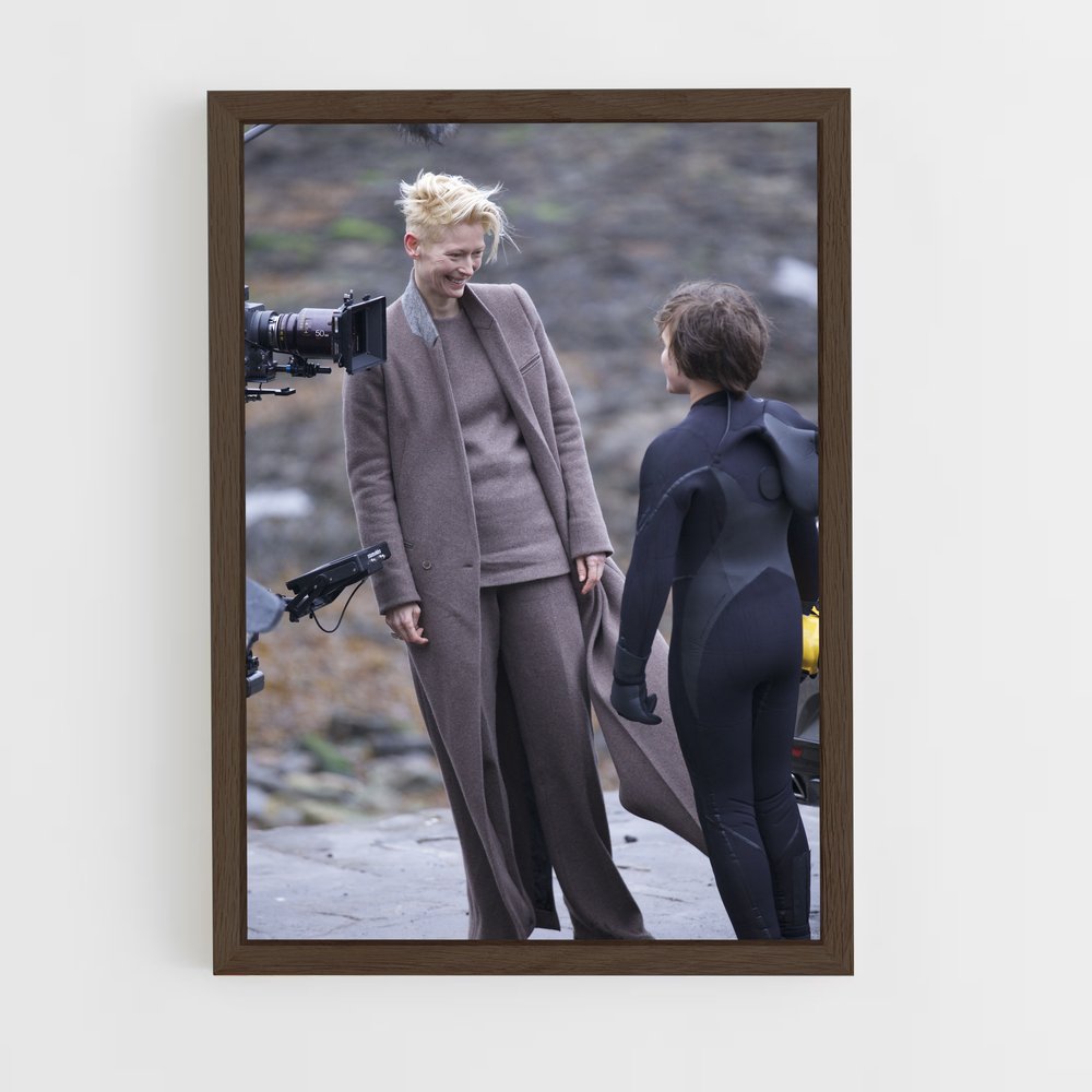 ap-tilda swinton-7 cadre Bois foncé