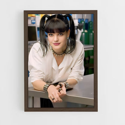 ap-abby sciuto-3 cadre Bois foncé