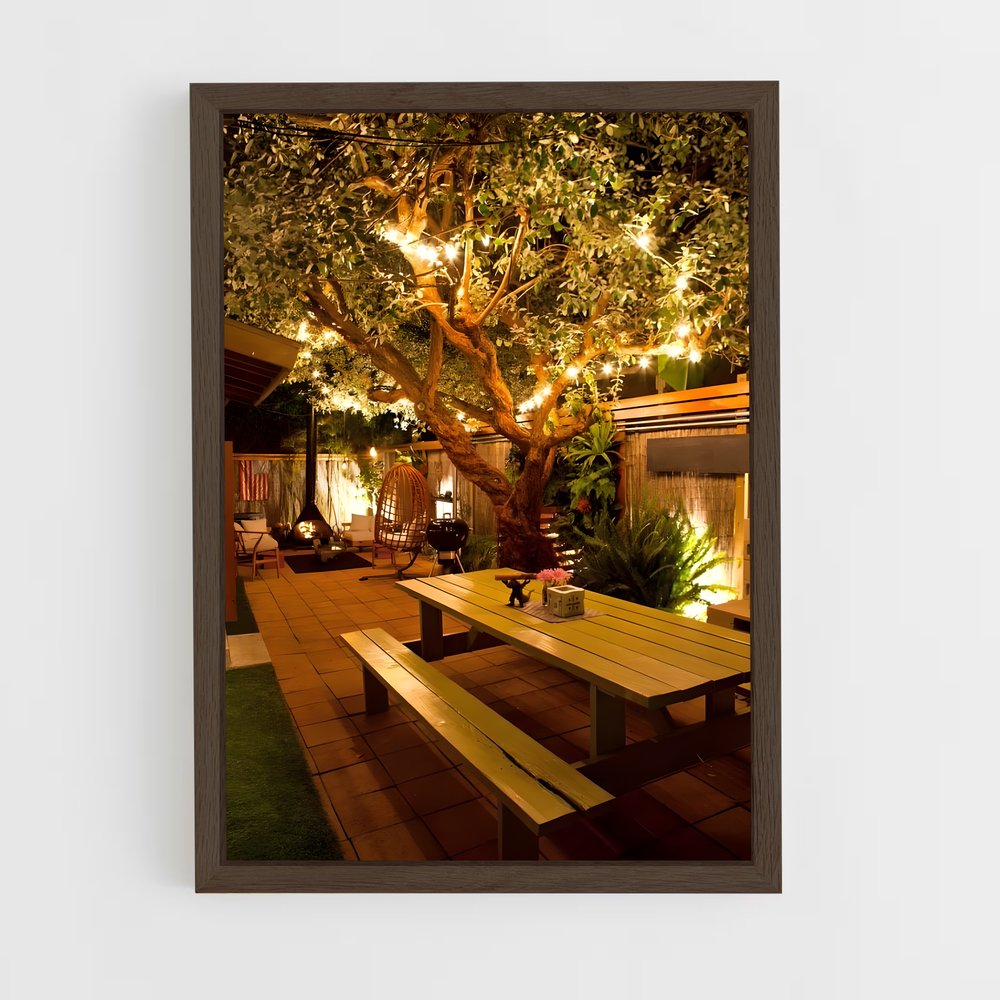 ap-backyard-8 cadre Bois foncé
