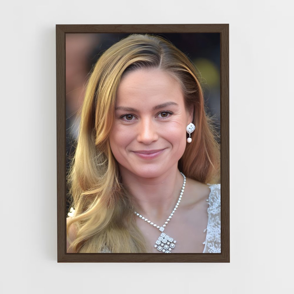 ap-brie larson-1 cadre Bois foncé