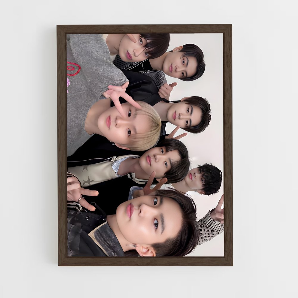 ap-enhypen-3 cadre Bois foncé