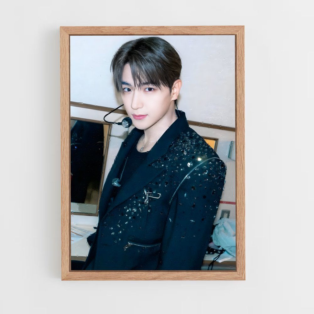 ap-hyunjae-9 cadre Bois clair