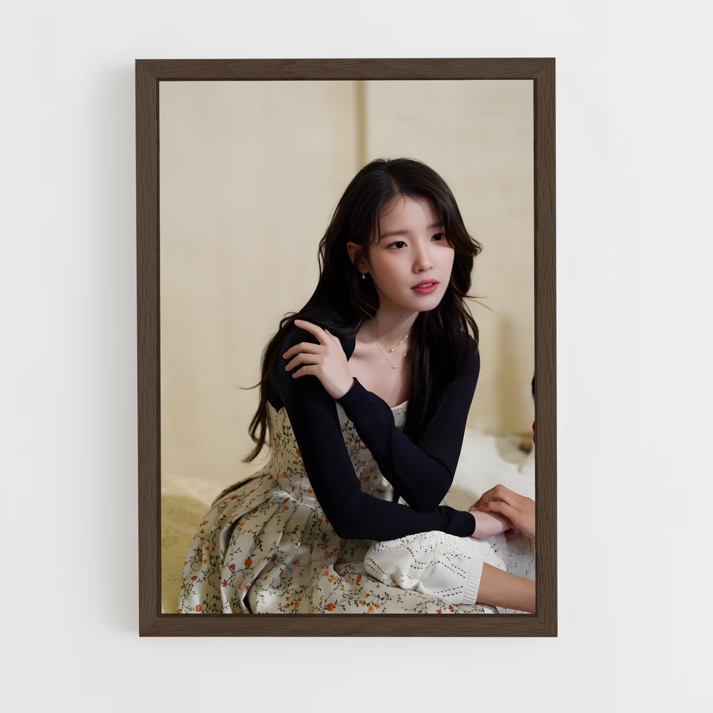 ap-iu lee ji-eun-7 cadre Bois foncé