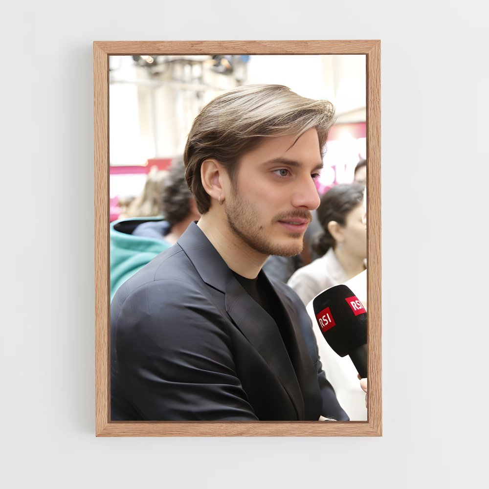 ap-luca marinelli-1 cadre Bois clair