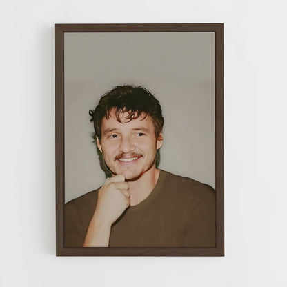 ap-pedro pascal-2 cadre Bois foncé