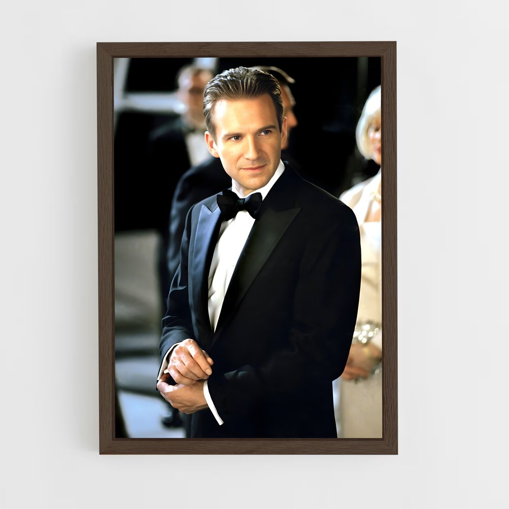 ap-ralph fiennes-2 cadre Bois foncé