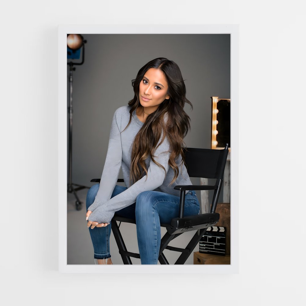 ap-shay mitchell-2 cadre Blanc
