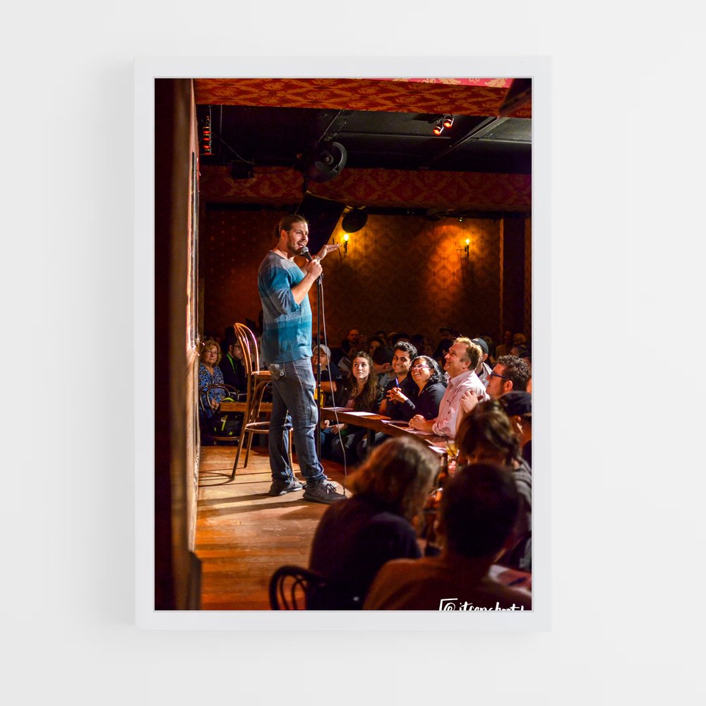 ap-stand up comedian-3 cadre Blanc