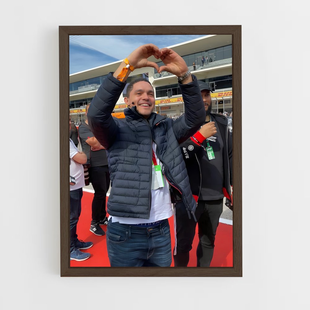 ap-trevor noah-1 cadre Bois foncé