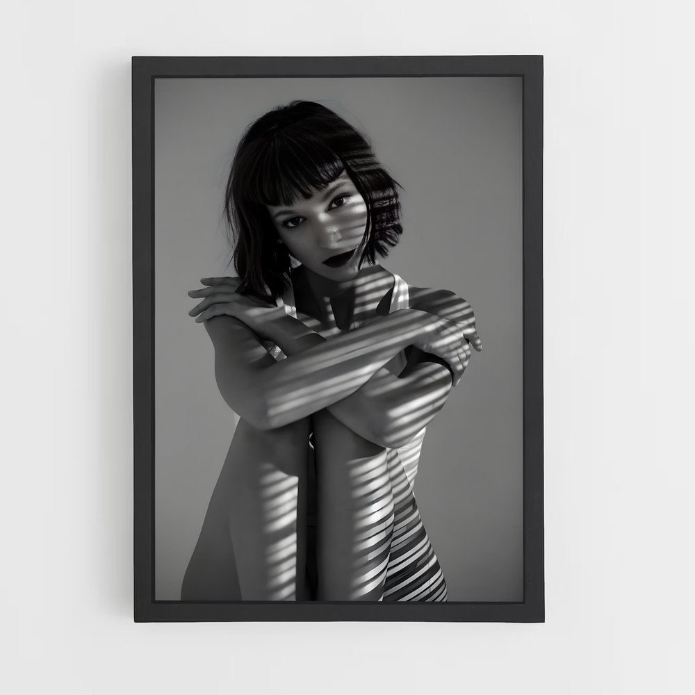 ap-ursula corbero-1 cadre Noir