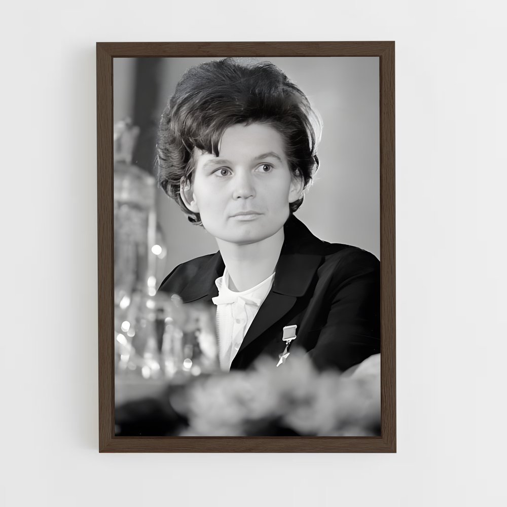 ap-valentina tereshkova-5 cadre Bois foncé